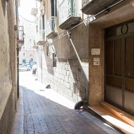 סלרנו Casa Vacanza "Al Vicolo Delle Colonne" מראה חיצוני תמונה