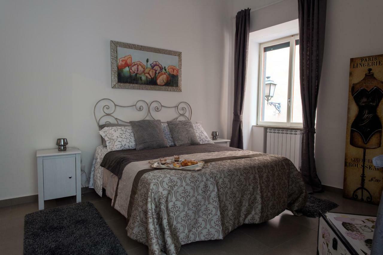 סלרנו Casa Vacanza "Al Vicolo Delle Colonne" מראה חיצוני תמונה