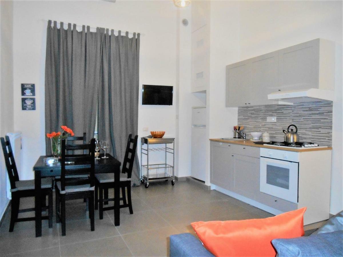 סלרנו Casa Vacanza "Al Vicolo Delle Colonne" מראה חיצוני תמונה