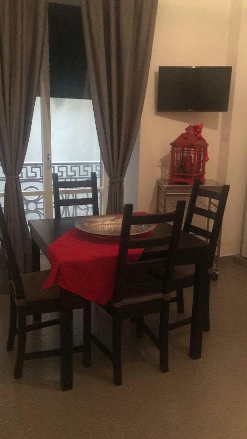 סלרנו Casa Vacanza "Al Vicolo Delle Colonne" מראה חיצוני תמונה