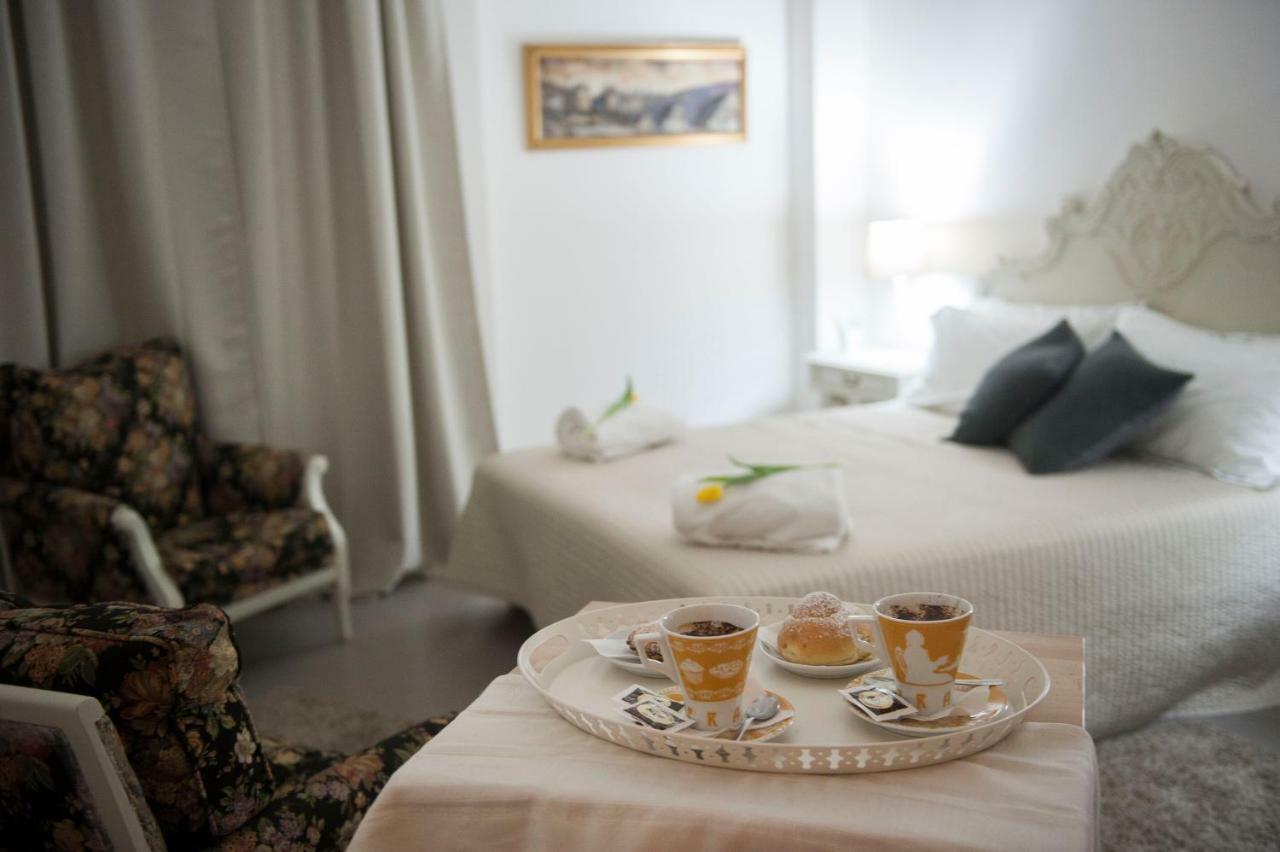 סלרנו Casa Vacanza "Al Vicolo Delle Colonne" מראה חיצוני תמונה