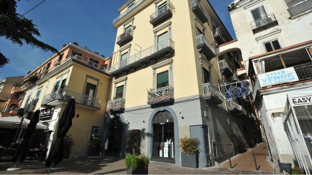 סלרנו Casa Vacanza "Al Vicolo Delle Colonne" מראה חיצוני תמונה