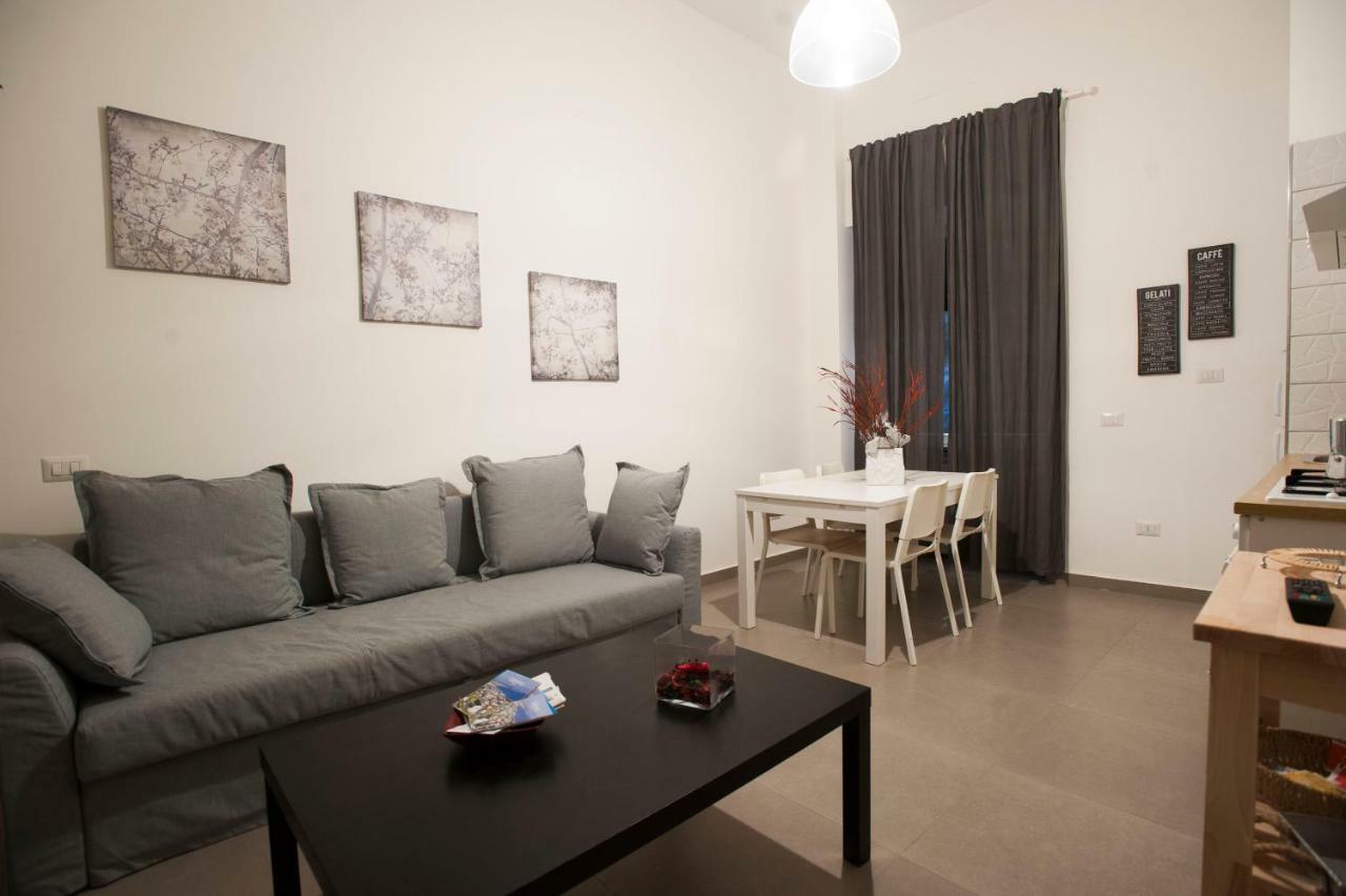 סלרנו Casa Vacanza "Al Vicolo Delle Colonne" מראה חיצוני תמונה