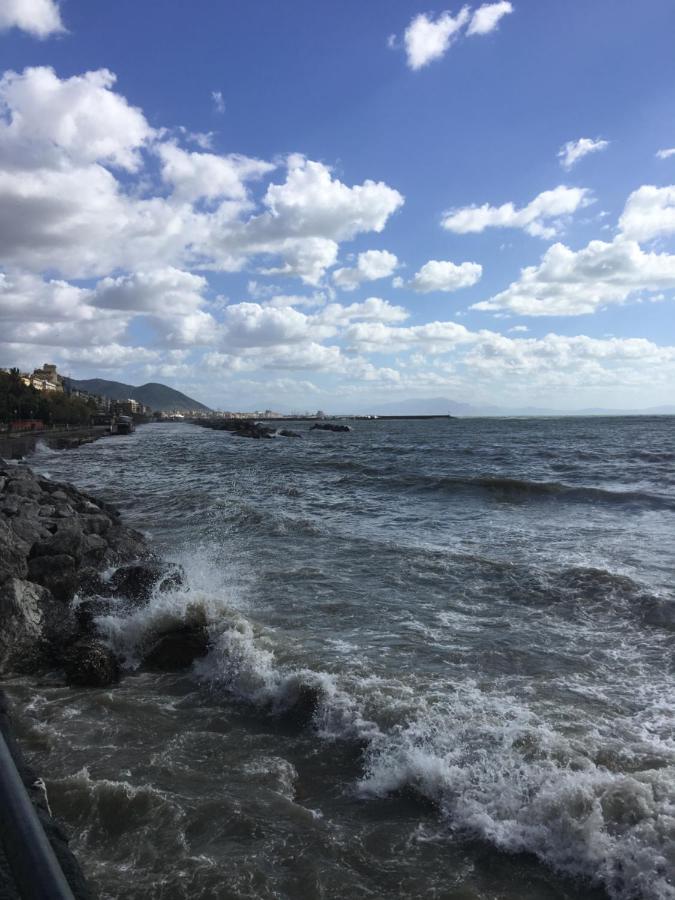 סלרנו Casa Vacanza "Al Vicolo Delle Colonne" מראה חיצוני תמונה